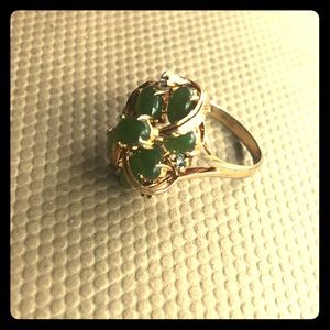 Antique gold 18kt HGE. With emeralds